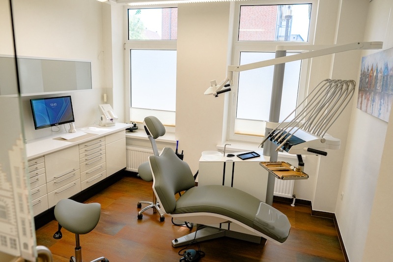 Zahnarztpraxis Zahnecke Kiel Patienten Behandlungszimmer Zahnarztpraxis Zahnecke Kiel Patienten Behandlungszimmer
